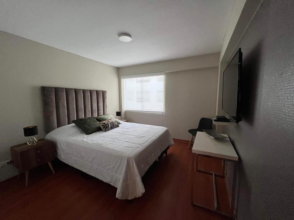 Mla Apartments - Alcanfores Lima Bagian luar foto